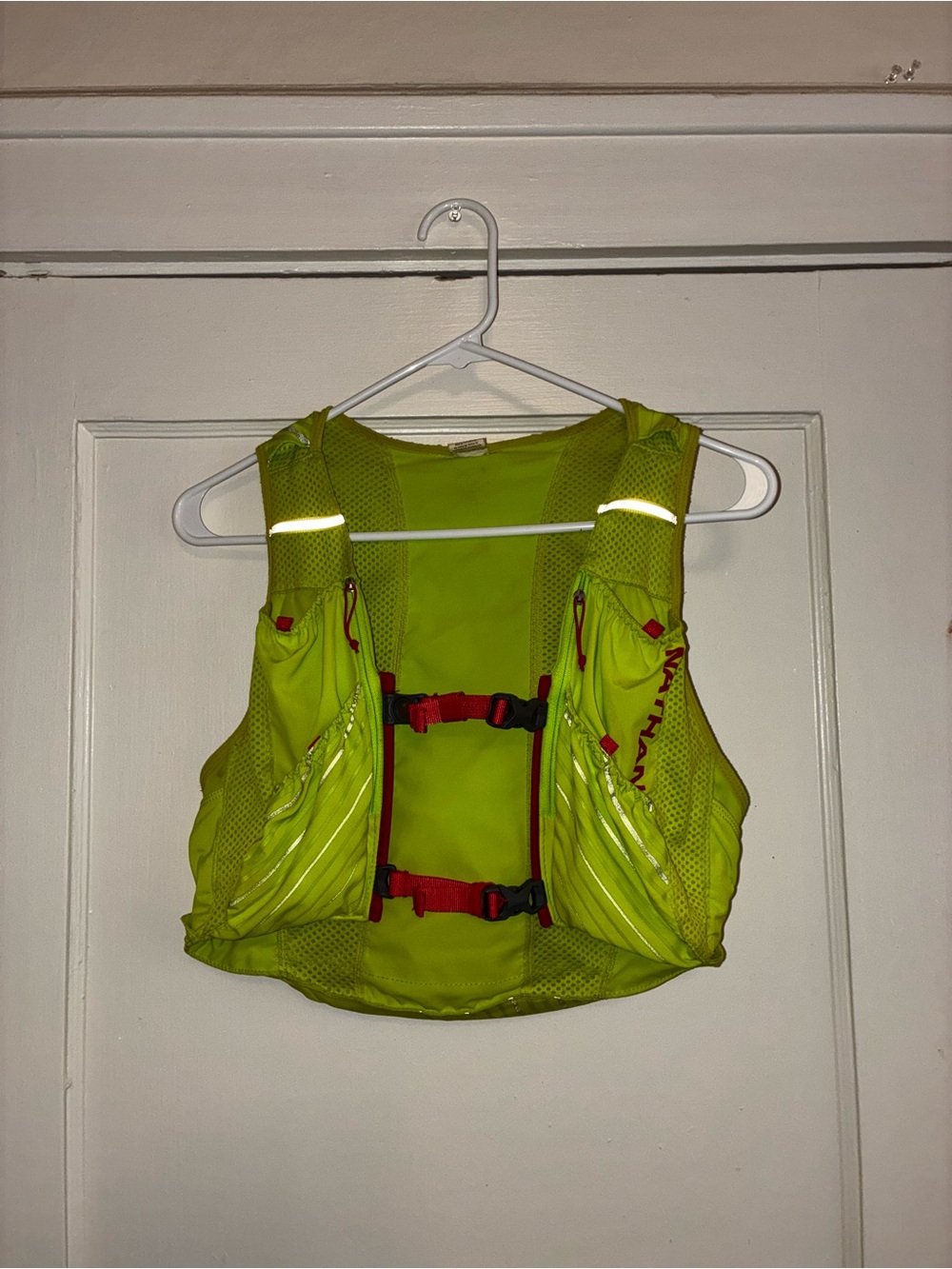 Nathan hydration vest